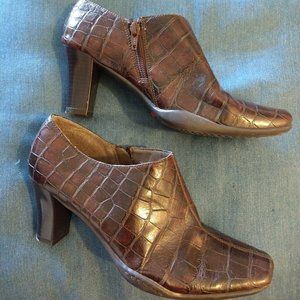 Aerosoles 9 Brown Crocodile Leather Booties
